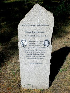 Gedenkstein für Rosa Broghammer, errichtet 2002 in der KZ-Gedenkstätte Sachsenhausen, 2024 trotzdem da! Ein Projekt der Gedenkstätte Lager Sandbostel, 2024